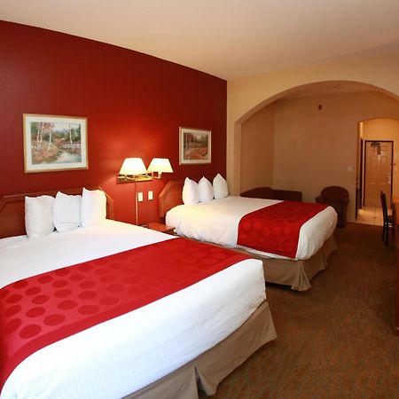 Hotel Ramada By Wyndham Fresno Northwest Extérieur photo