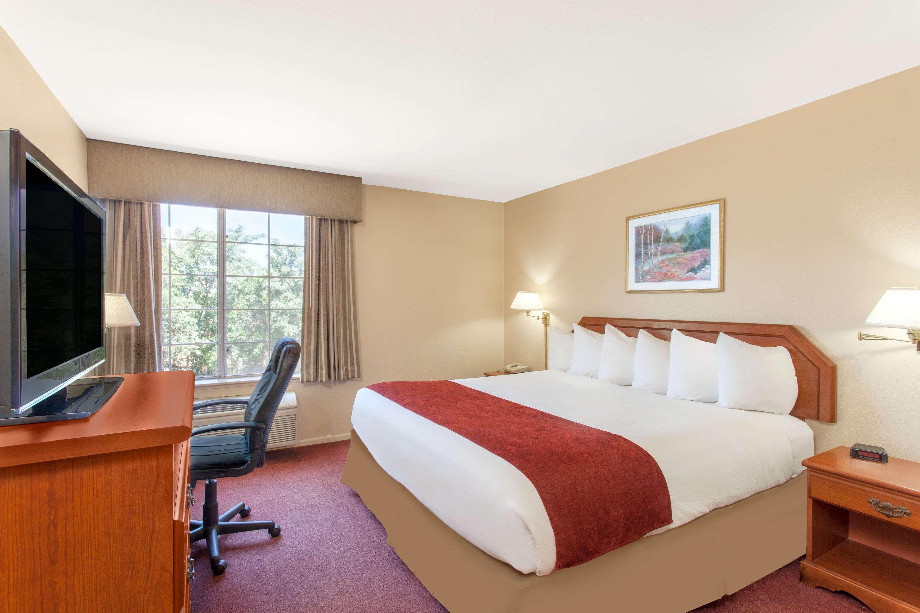 Hotel Ramada By Wyndham Fresno Northwest Extérieur photo
